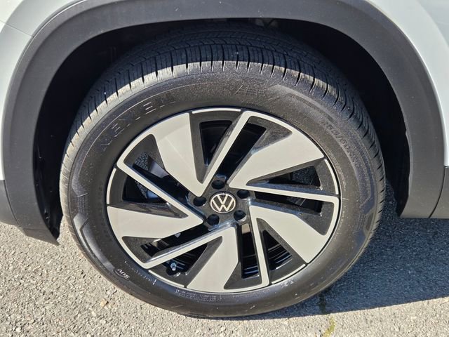 Used 2025 Volkswagen Atlas SE FWD image 19
