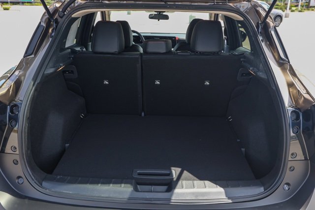 New 2025 Nissan Kicks SR image 16