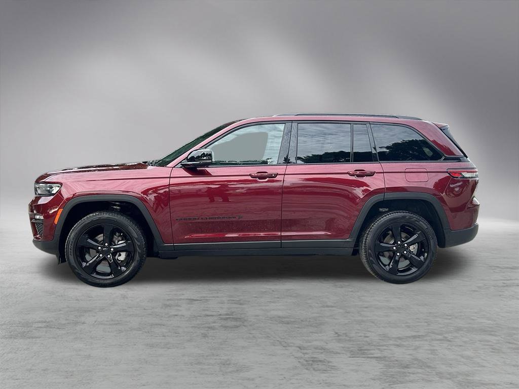 Certified 2025 Jeep Grand Cherokee Limited w/ Black Appearance Package RWD image 8