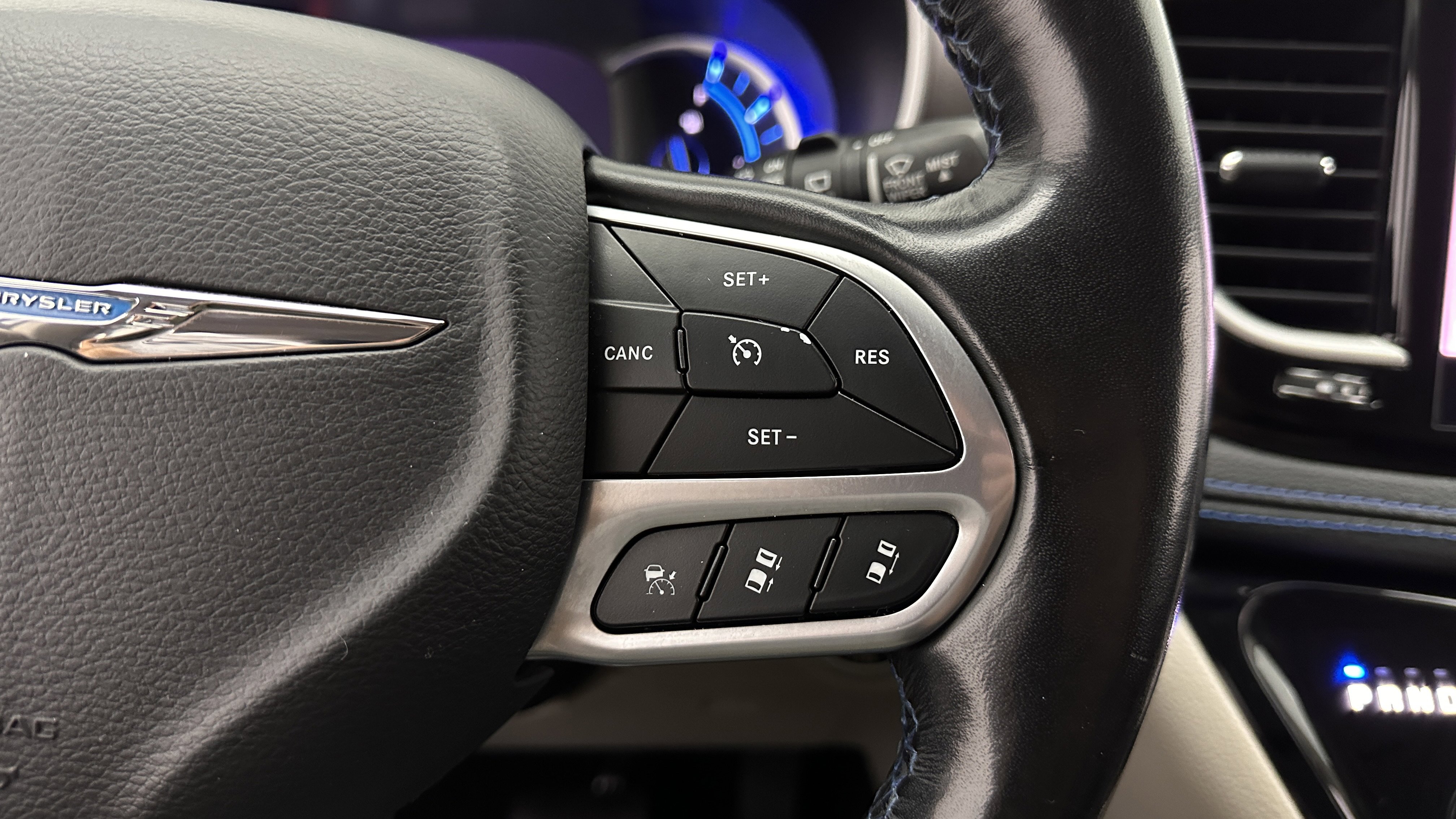 Used 2021 Chrysler Pacifica Touring-L FWD image 24