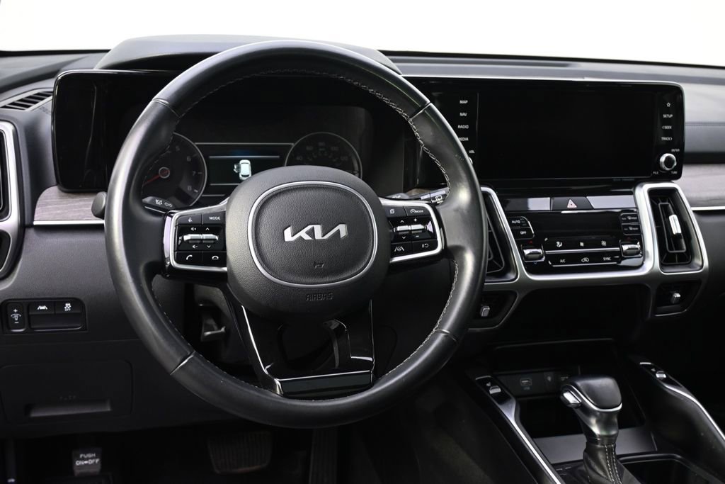 Used 2023 Kia Sorento S w/ Panoramic Sunroof Package AWD/4WD image 12