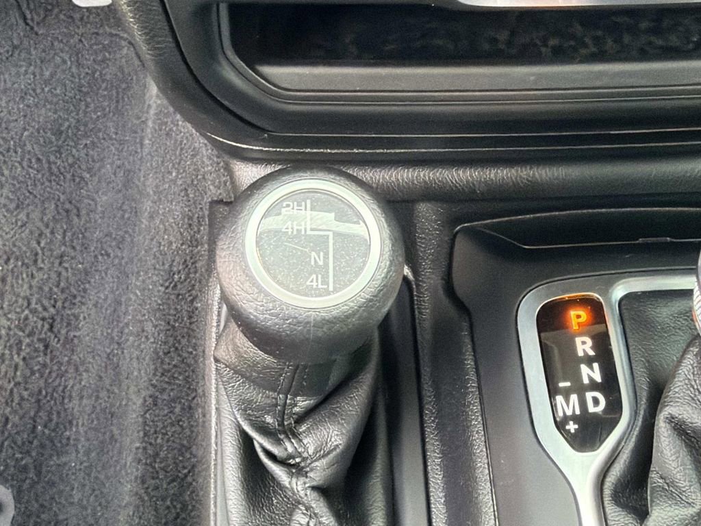 Used 2021 Jeep Wrangler Sport S image 27