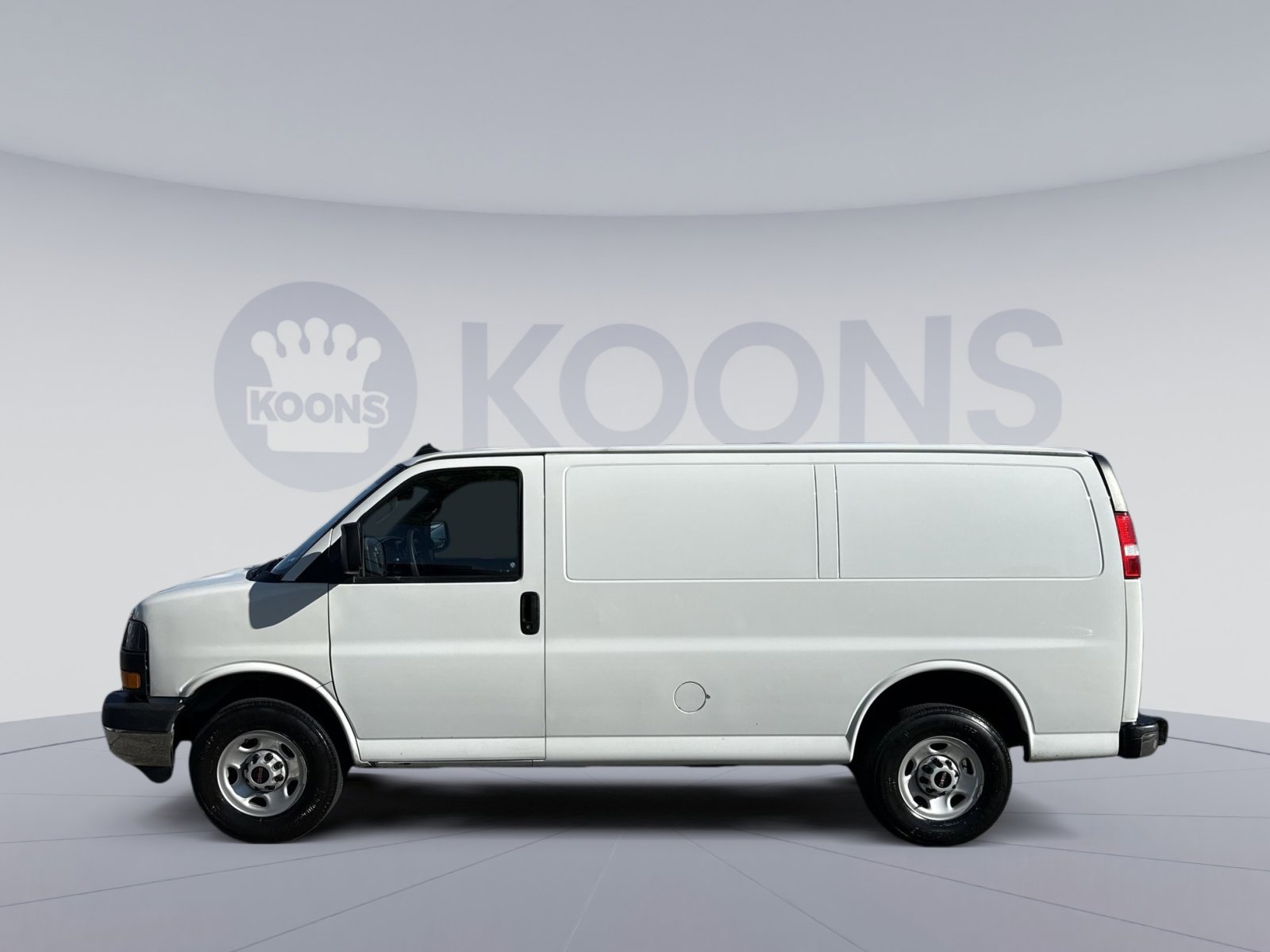 Used 2023 GMC Savana 2500 w/ Driver Convenience Package RWD image 2
