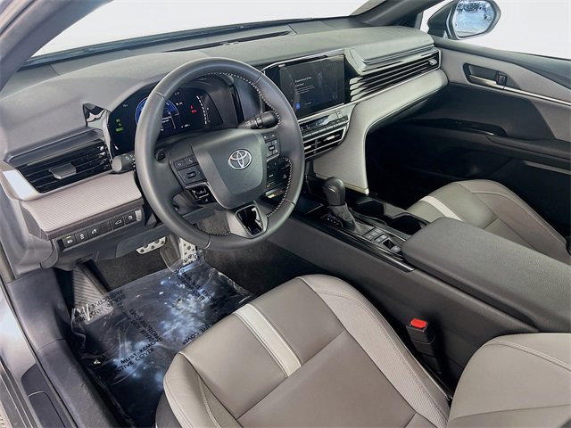 Used 2025 Toyota Camry SE image 10