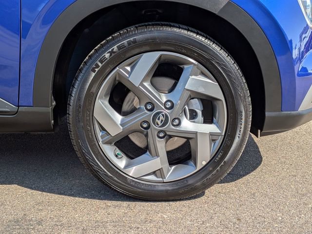 Used 2025 Hyundai Venue Limited image 7