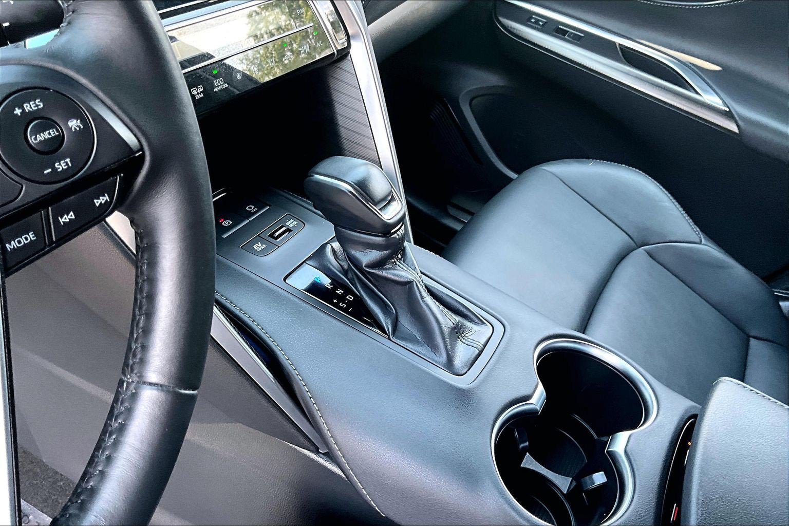 Used 2024 Toyota Venza Nightshade AWD/4WD image 16