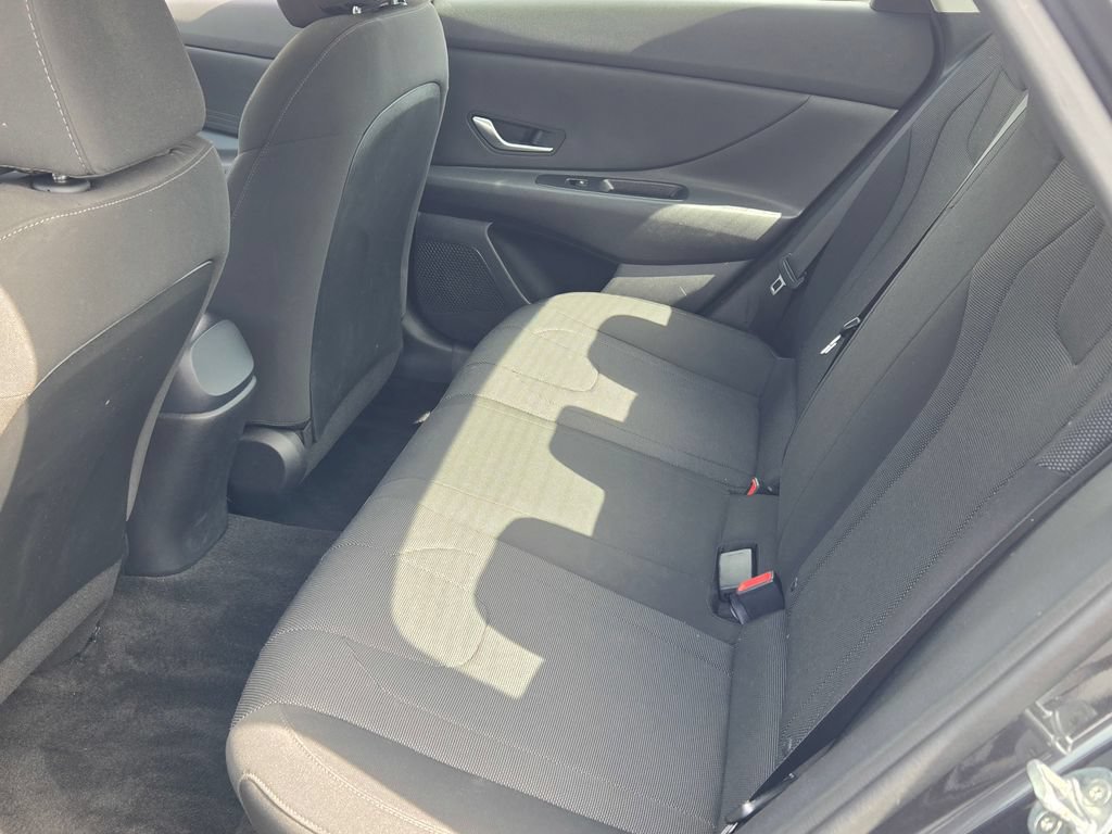 Used 2023 Hyundai Elantra SE w/ Cargo Package FWD image 22