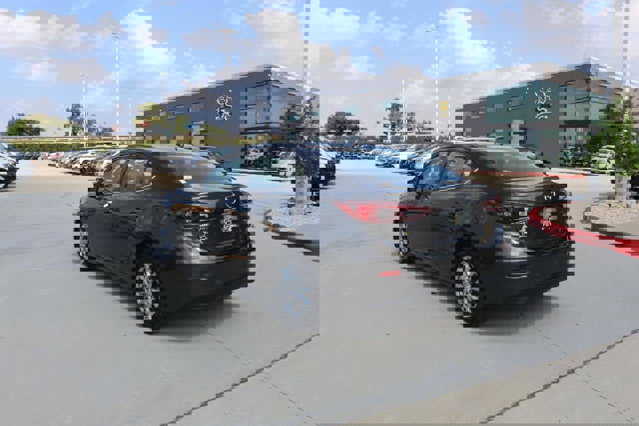 Used 2014 MAZDA MAZDA3 i Grand Touring image 3