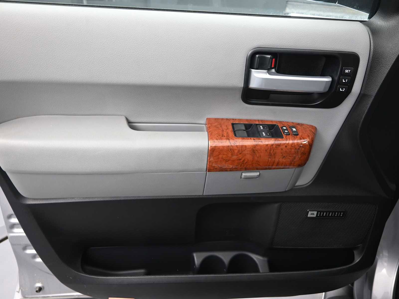 Used 2019 Toyota Sequoia Platinum RWD image 5