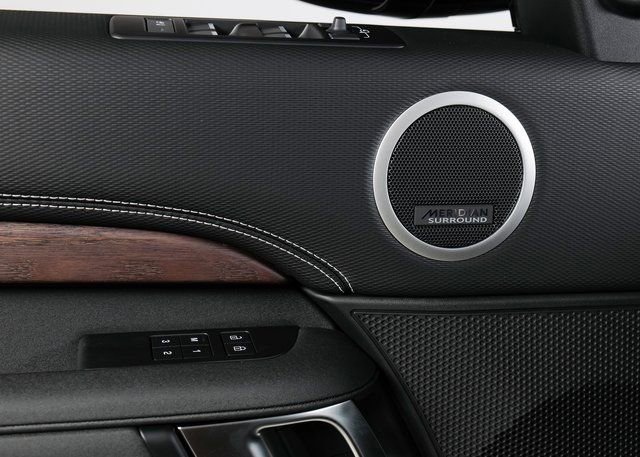 New 2026 Land Rover Discovery Dynamic SE image 25