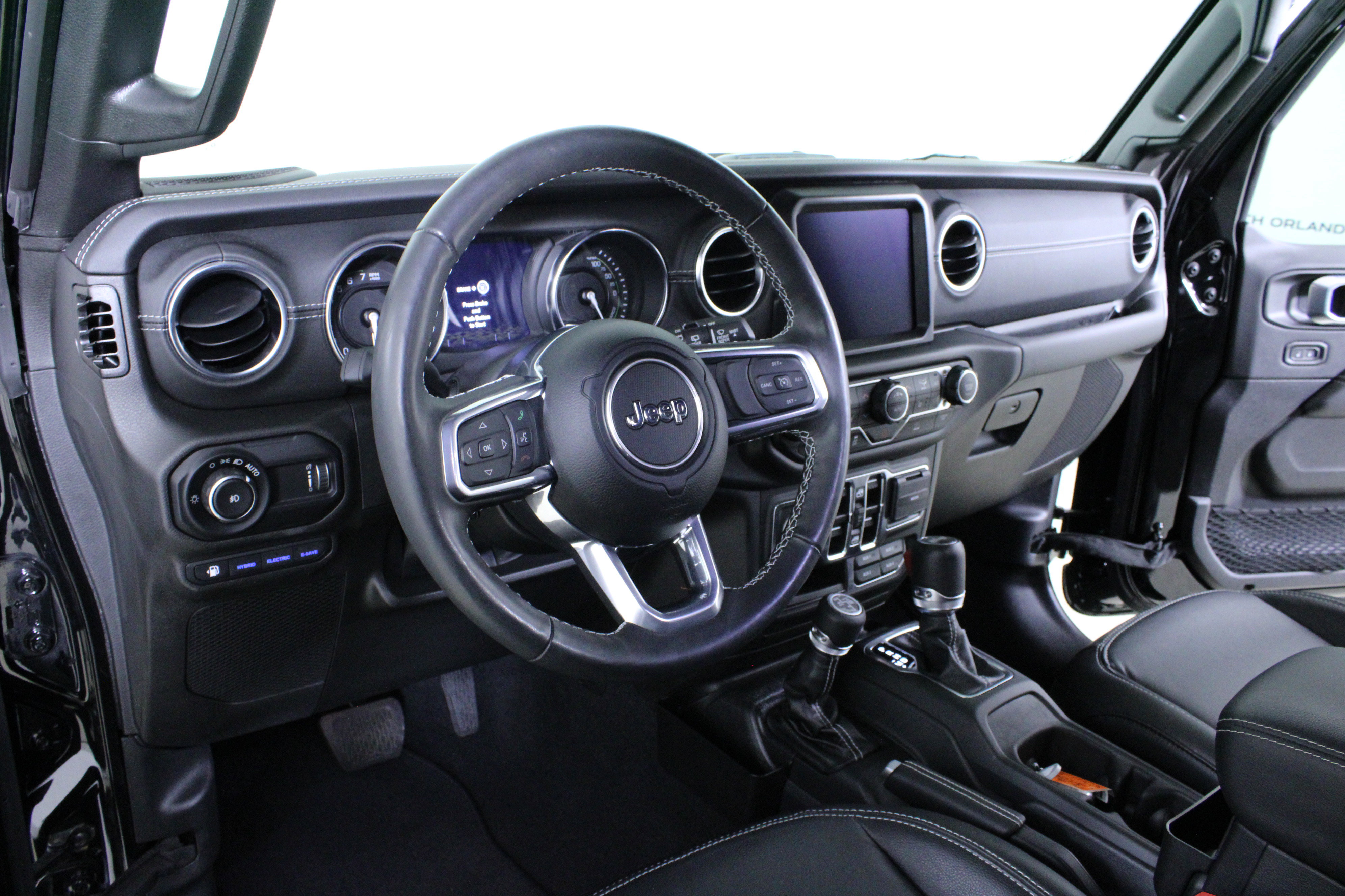 Used 2023 Jeep Wrangler Sahara w/ Cold Weather Group image 21