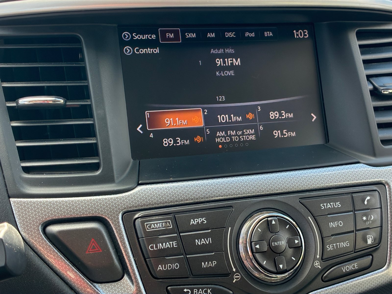 Used 2018 Nissan Pathfinder SL AWD/4WD image 22