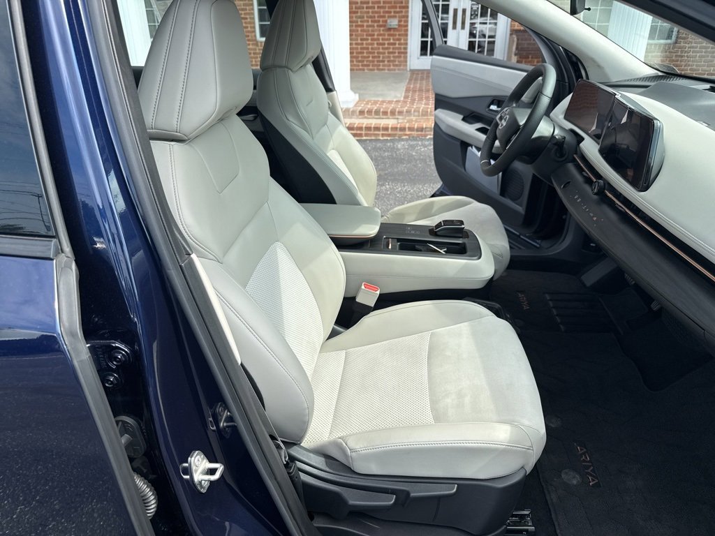 Used 2023 Nissan Ariya FWD image 54