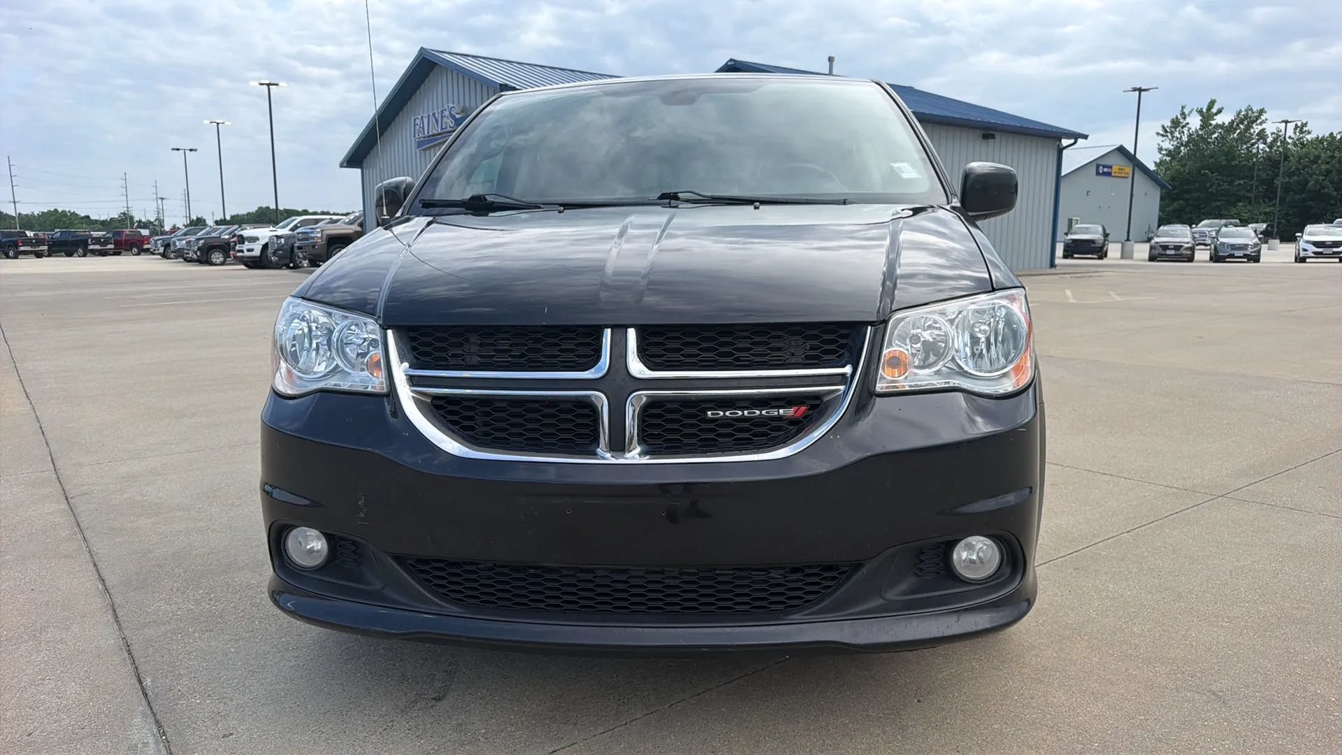 Used 2019 Dodge Grand Caravan SXT w/ Driver Convenience Group FWD image 32