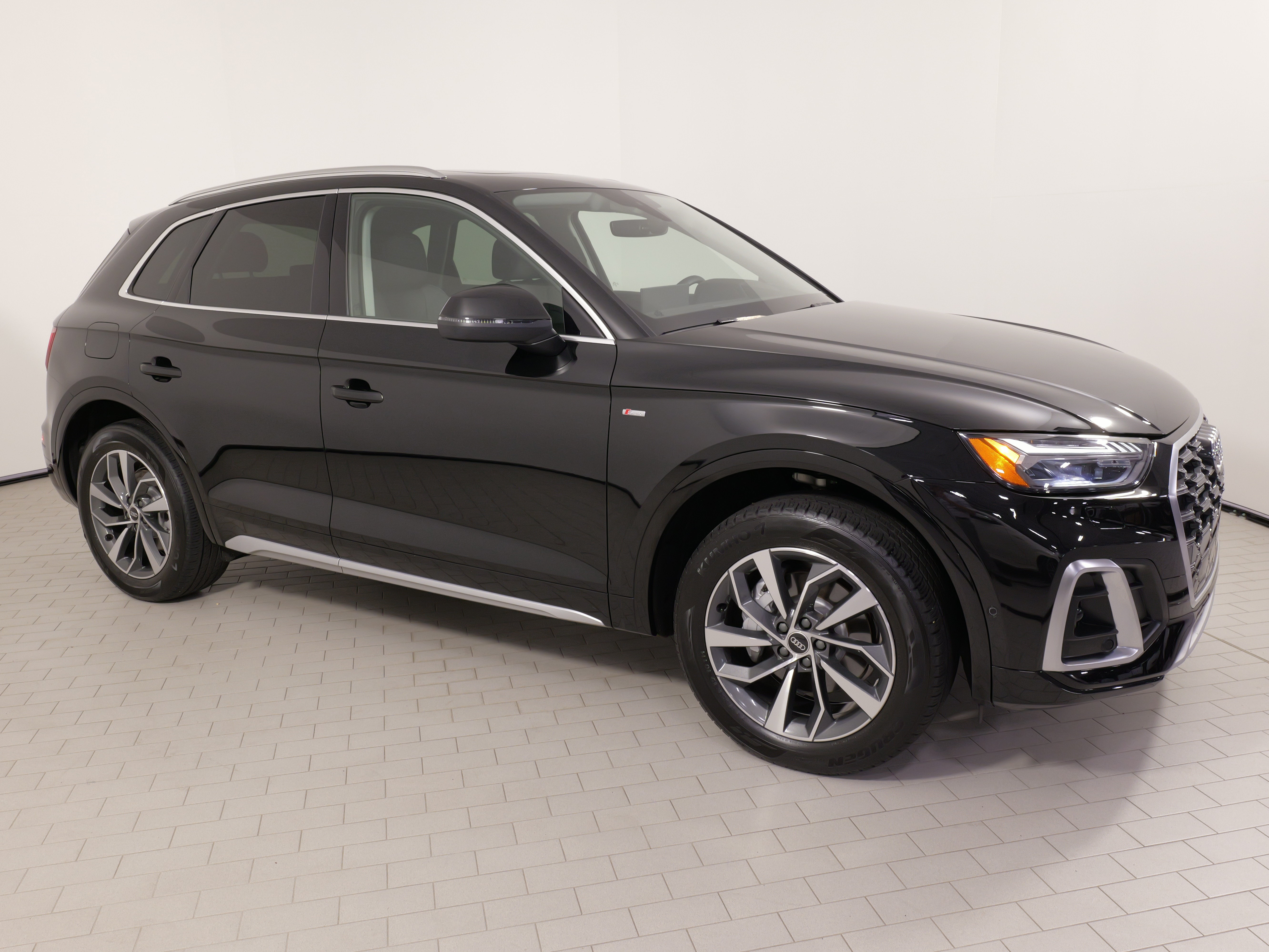 Used 2023 Audi Q5 2.0T Prestige AWD/4WD image 9