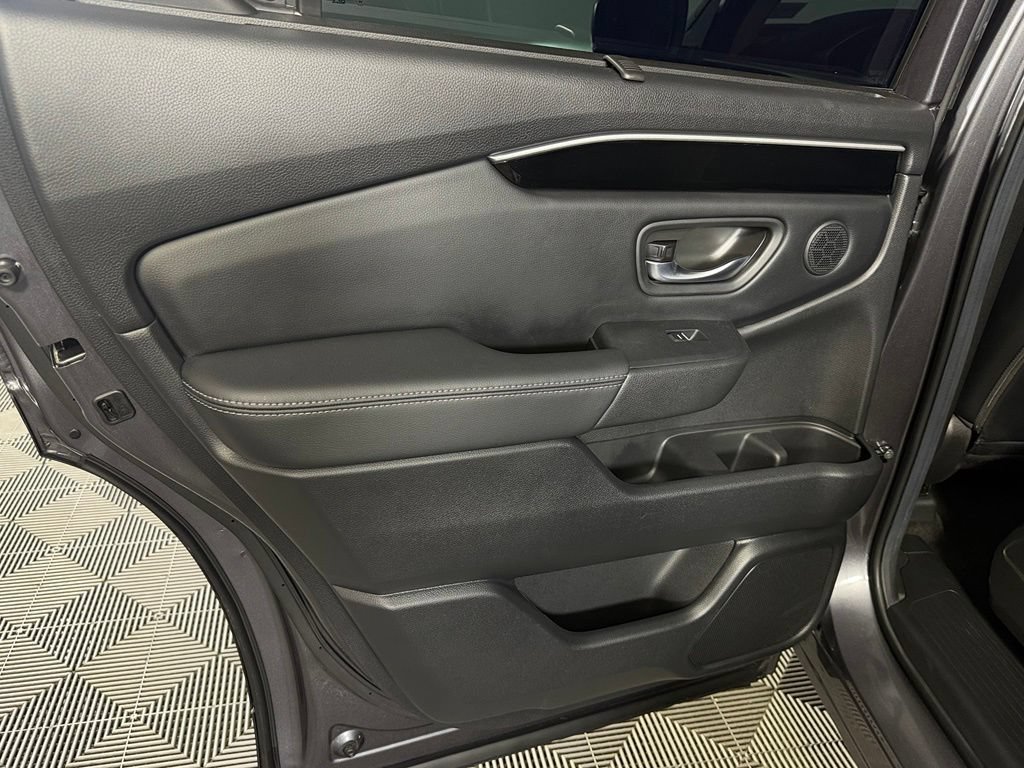 Used 2025 Honda Pilot EX-L image 27