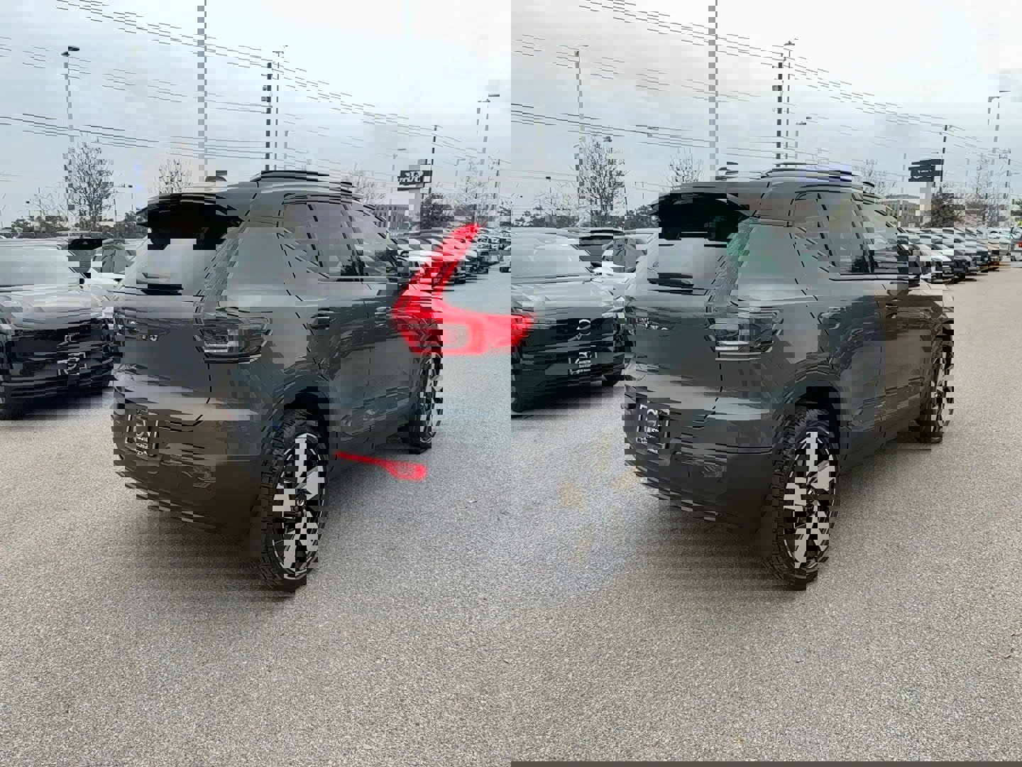 New 2026 Volvo EX40 Plus w/ Climate Package image 6