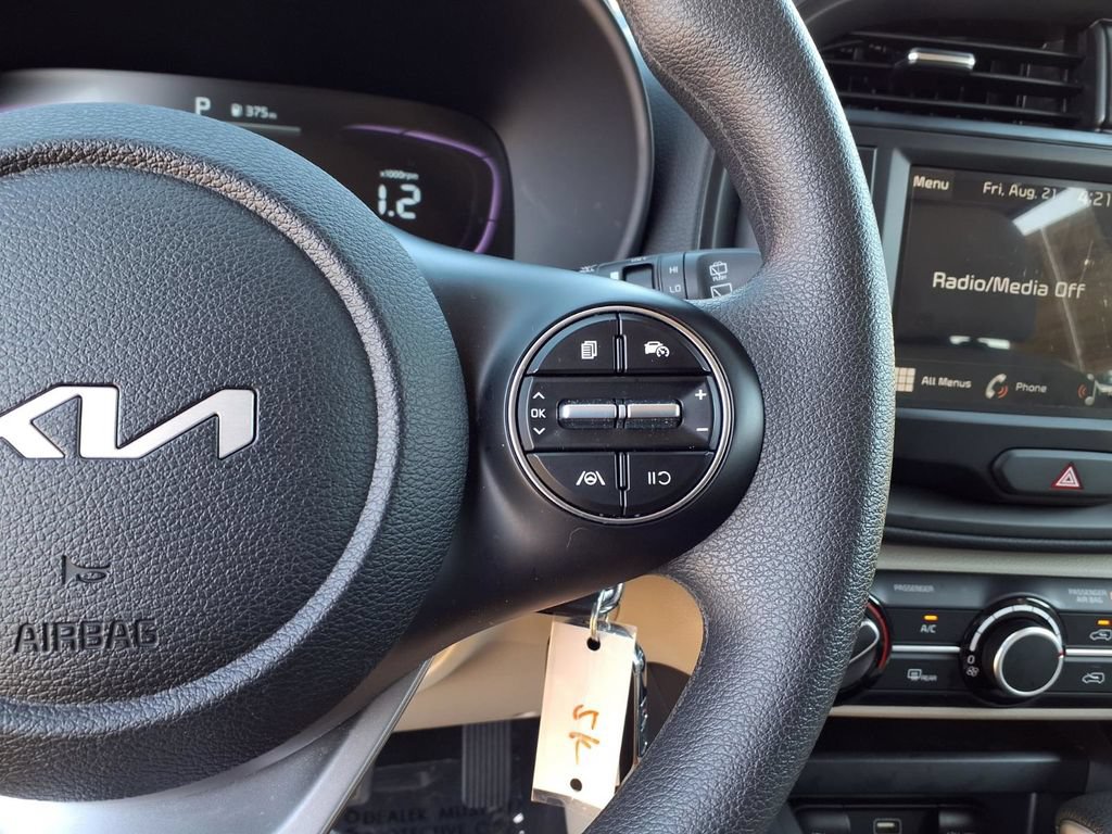 Certified 2025 Kia Soul LX w/ LX Technology Package FWD image 17