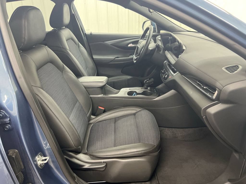 Used 2025 Buick Envista Preferred w/ Convenience I Package FWD image 21