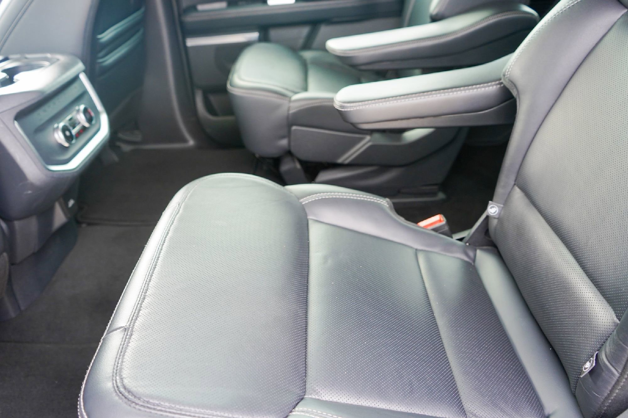 Used 2025 Ford Expedition Max Platinum image 25