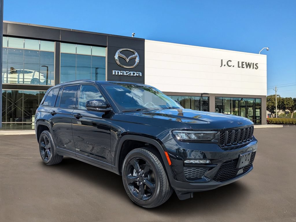 Used 2023 Jeep Grand Cherokee Limited w/ Black Appearance Package AWD/4WD 360° Tour