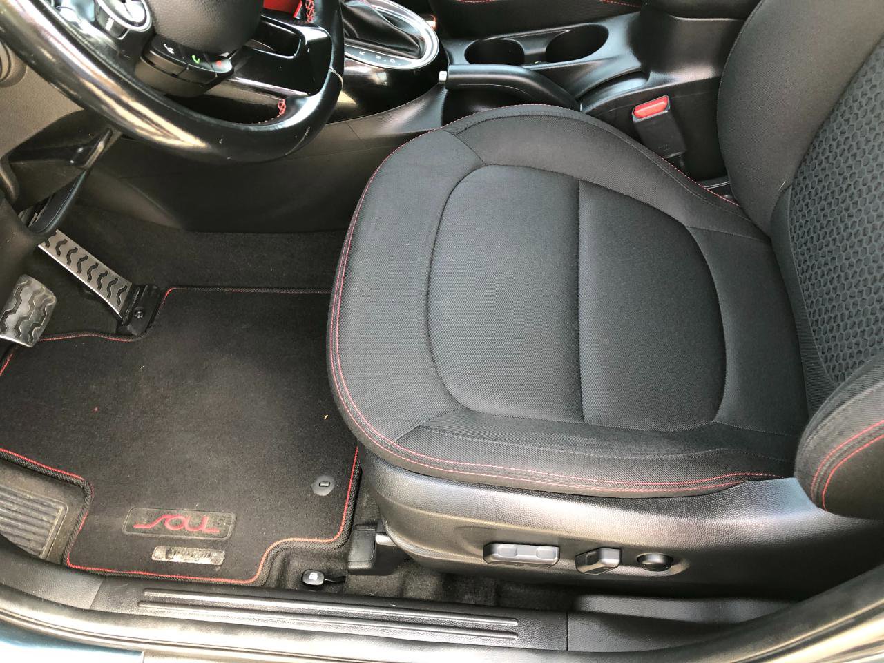Used 2018 Kia Soul + FWD image 12