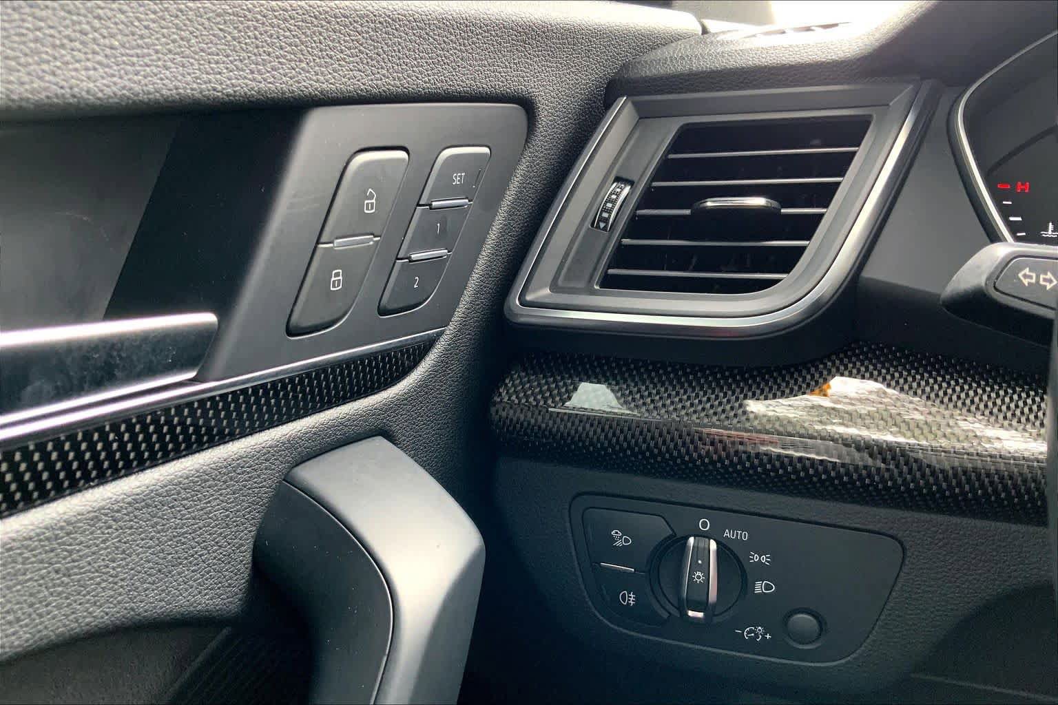 Used 2019 Audi SQ5 Premium Plus w/ Premium Plus Package AWD/4WD image 34