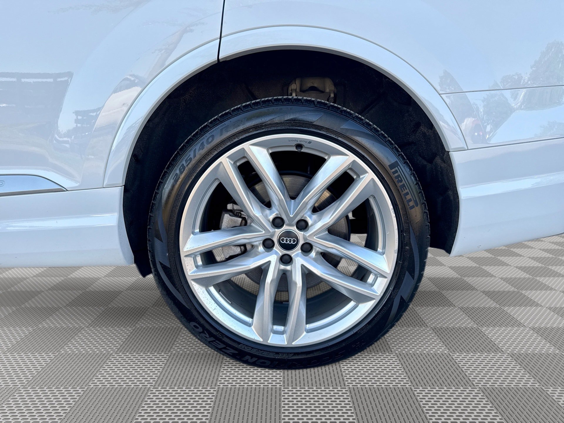 Used 2018 Audi Q7 3.0T Prestige AWD/4WD image 29