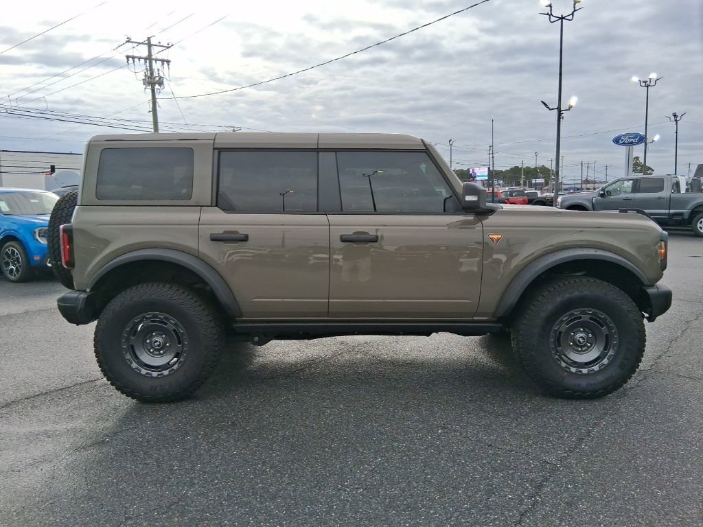 Used 2025 Ford Bronco Badlands image 4