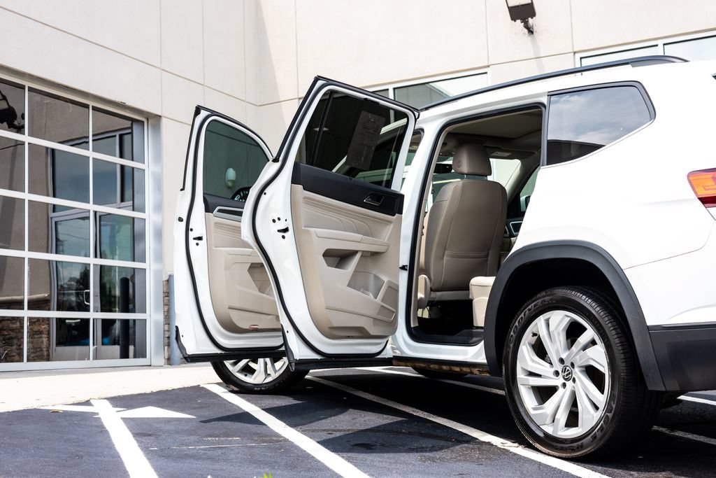Used 2021 Volkswagen Atlas SE w/ Panoramic Sunroof Package FWD image 17