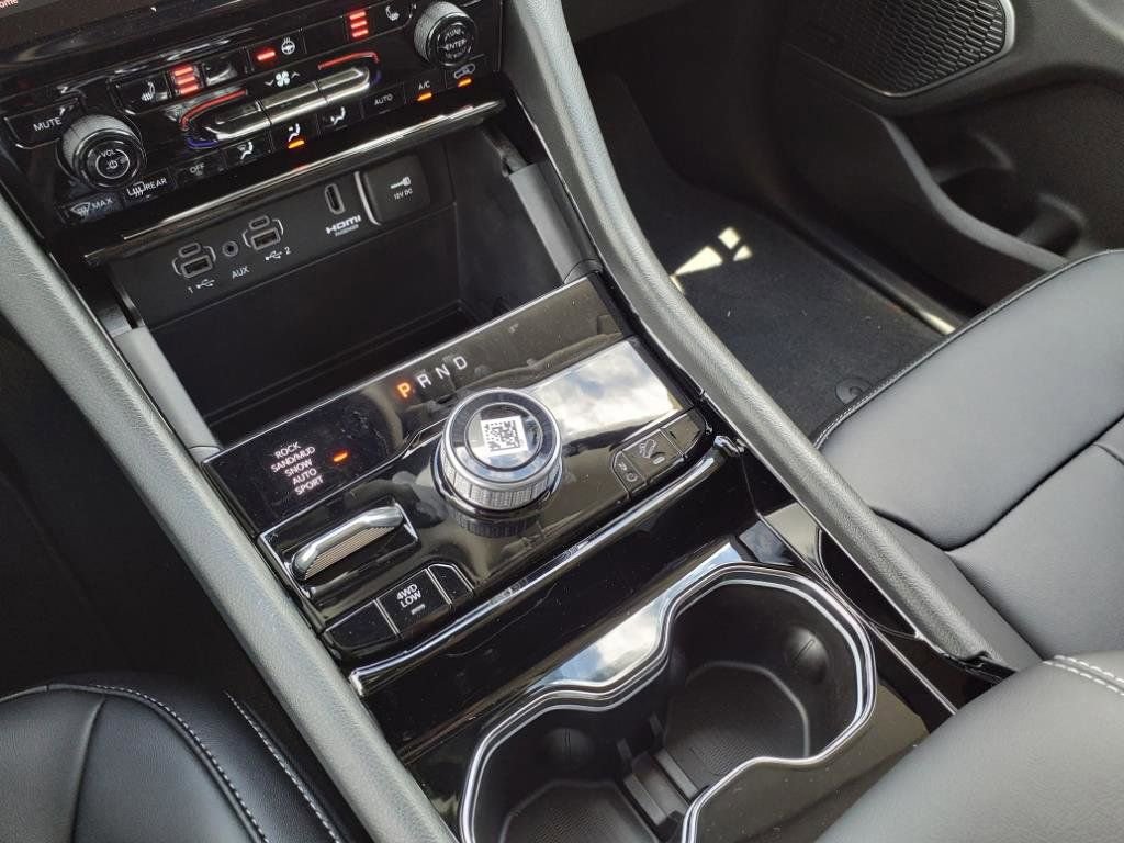 Used 2023 Jeep Grand Cherokee 4WD 4xe image 15