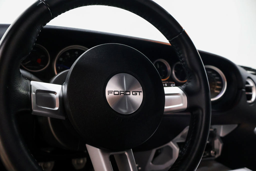Used 2006 Ford GT RWD image 82