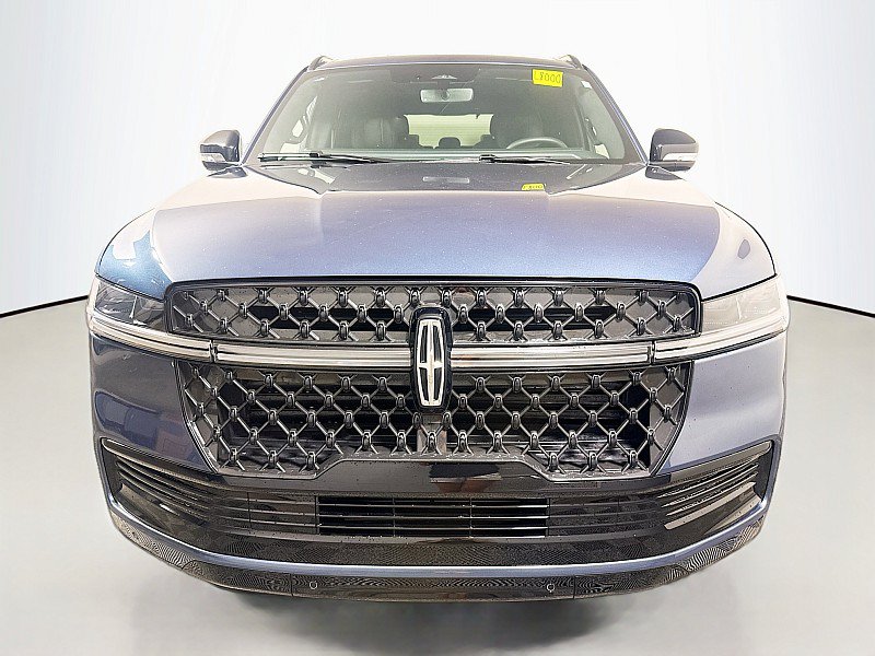 New 2027 Lincoln Navigator Reserve w/ Jet Appearance Package AWD/4WD image 2