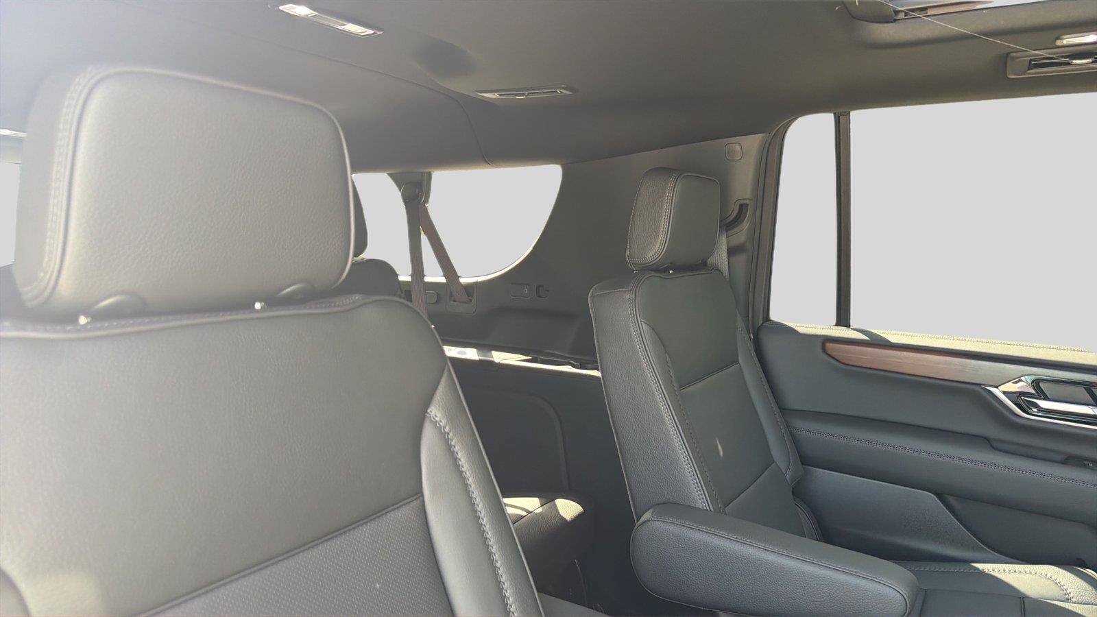 New 2026 GMC Yukon XL Denali w/ Denali Reserve Package AWD/4WD image 24