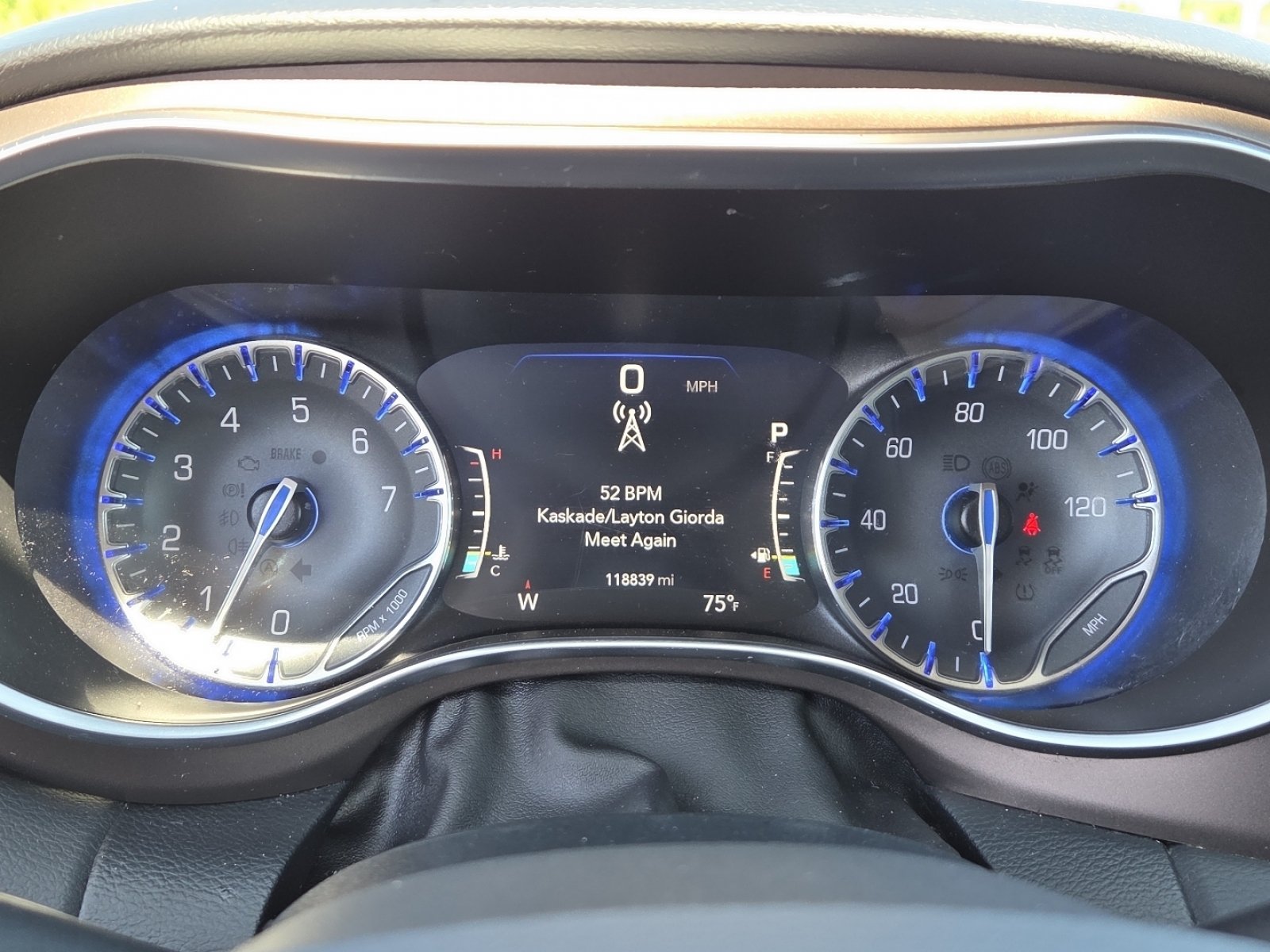 Used 2017 Chrysler Pacifica Touring-L Plus w/ Tire & Wheel Group FWD image 27