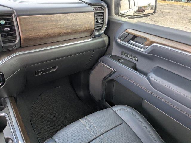 Used 2022 Chevrolet Silverado 1500 High Country w/ Technology Package image 17