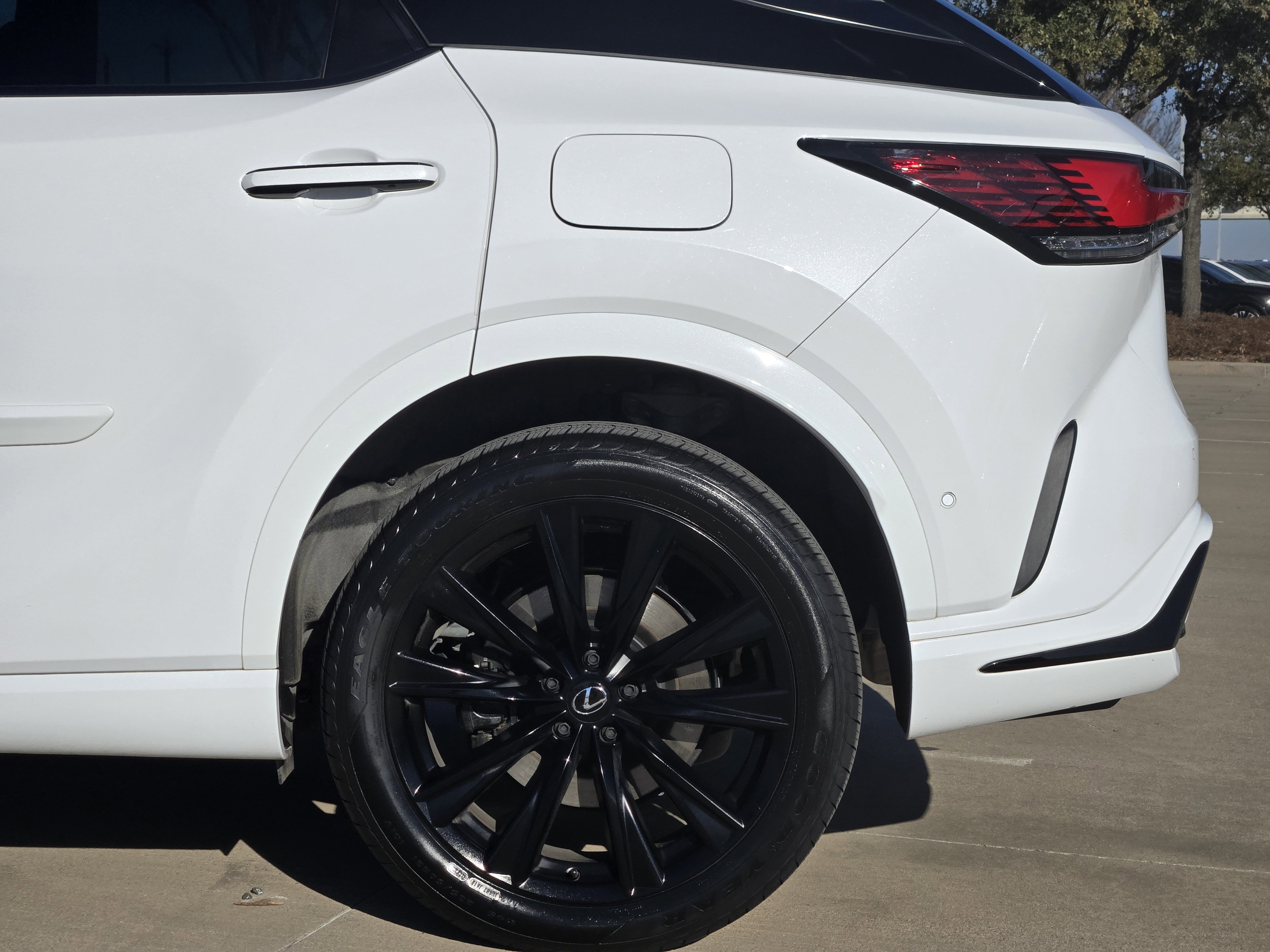 Used 2023 Lexus RX 500h F Sport image 16