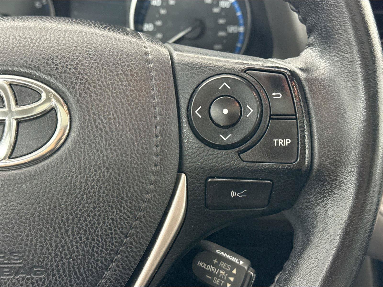 Used 2017 Toyota RAV4 XLE FWD image 17