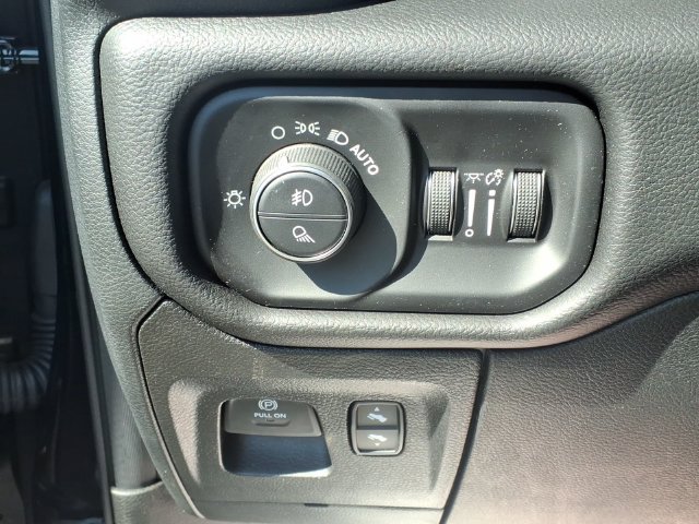 Used 2026 RAM 1500 Laramie AWD/4WD image 19