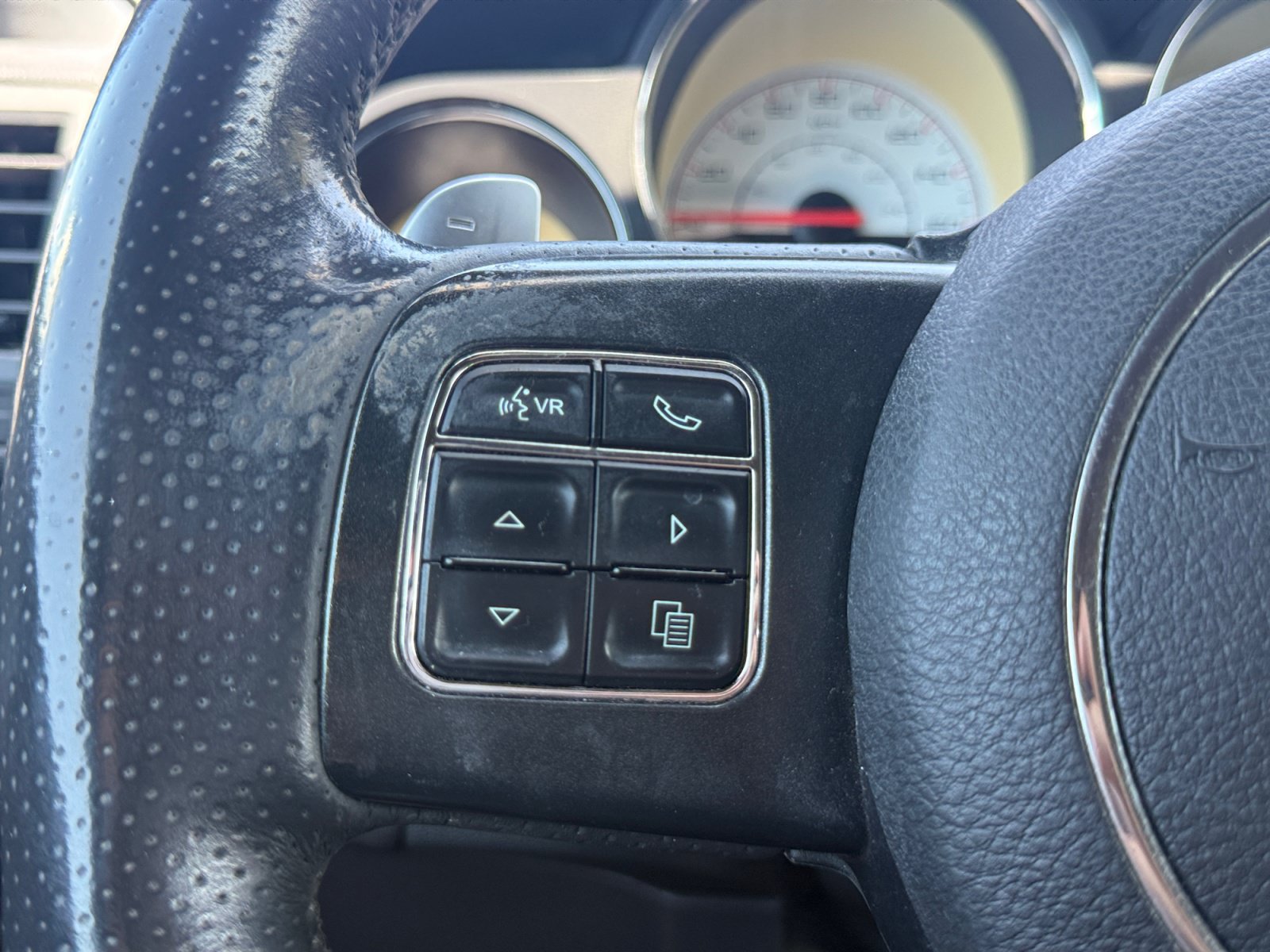 Used 2014 Dodge Challenger R/T RWD image 21