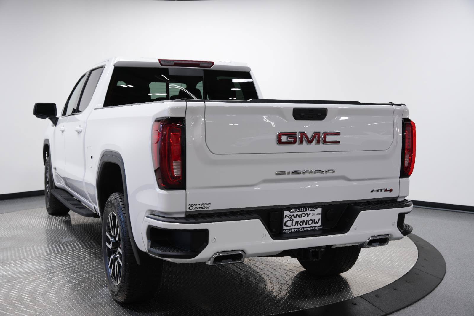 Used 2025 GMC Sierra 1500 AT4 w/ AT4 Premium Package AWD/4WD image 6