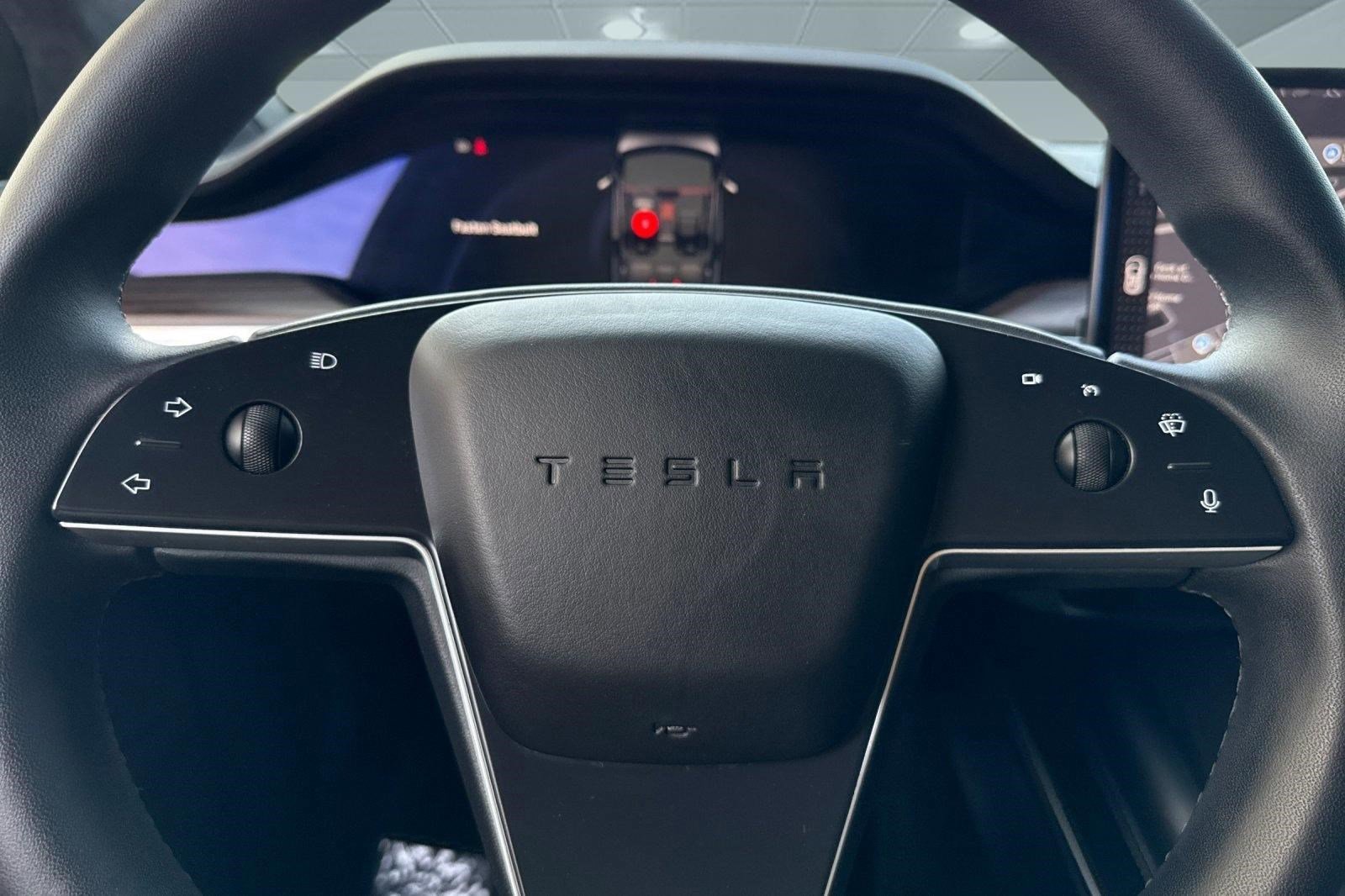 Used 2024 Tesla Model X image 14