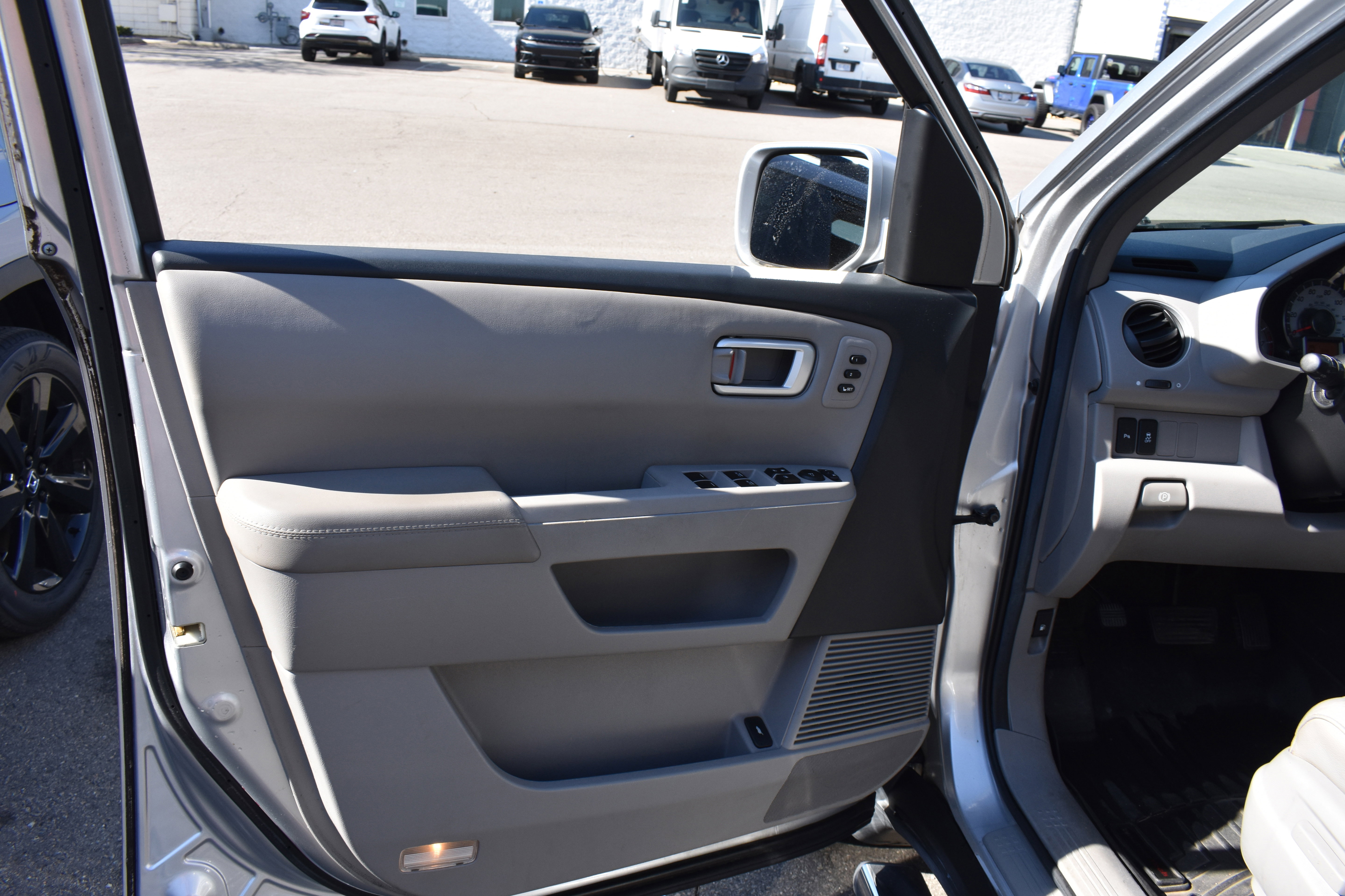 Used 2012 Honda Pilot Touring image 25