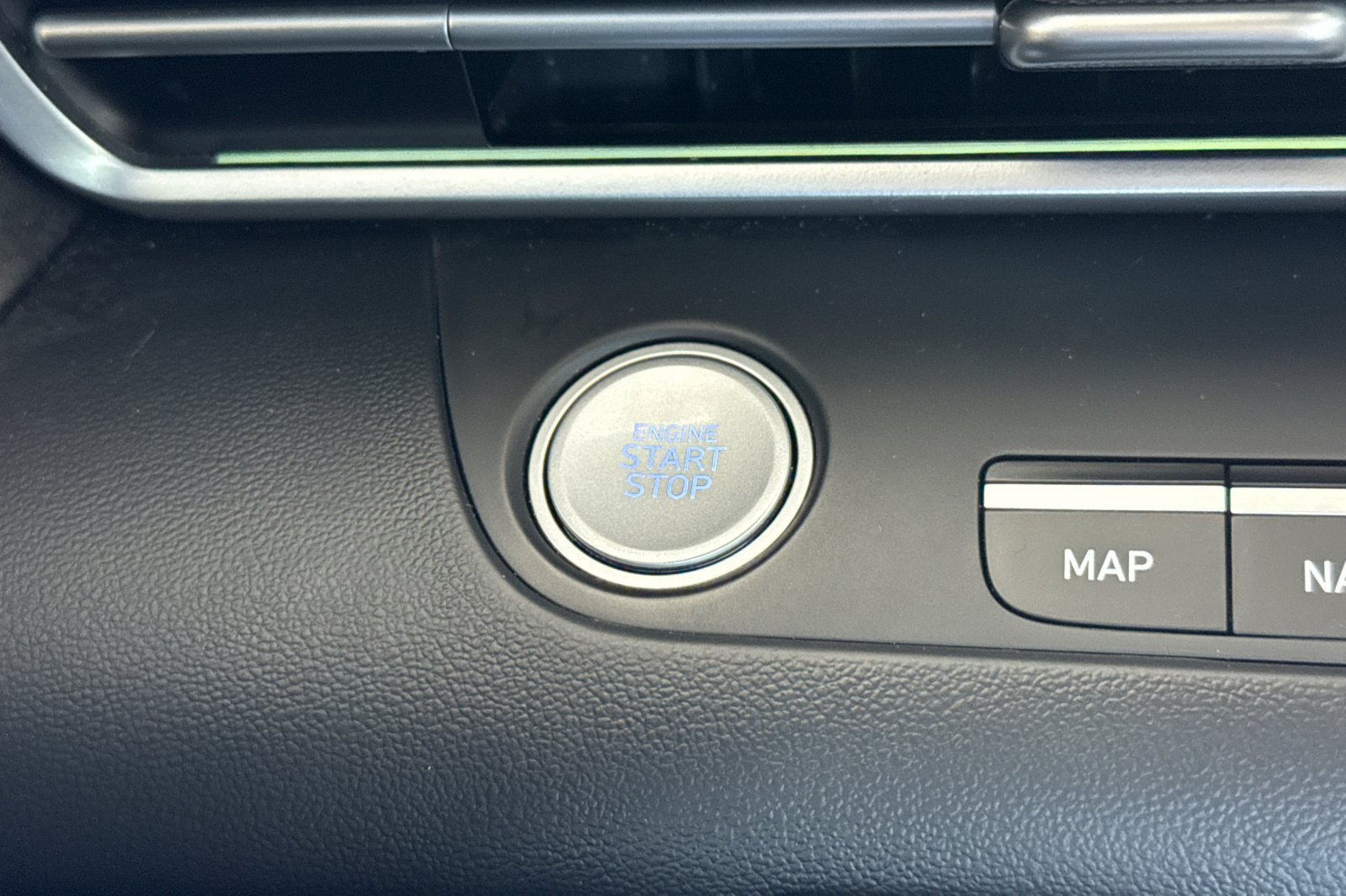 Used 2024 Hyundai Elantra SEL FWD image 30
