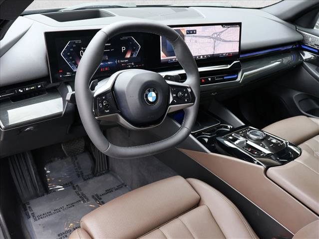 Used 2024 BMW 530i xDrive w/ Premium Package AWD/4WD image 13