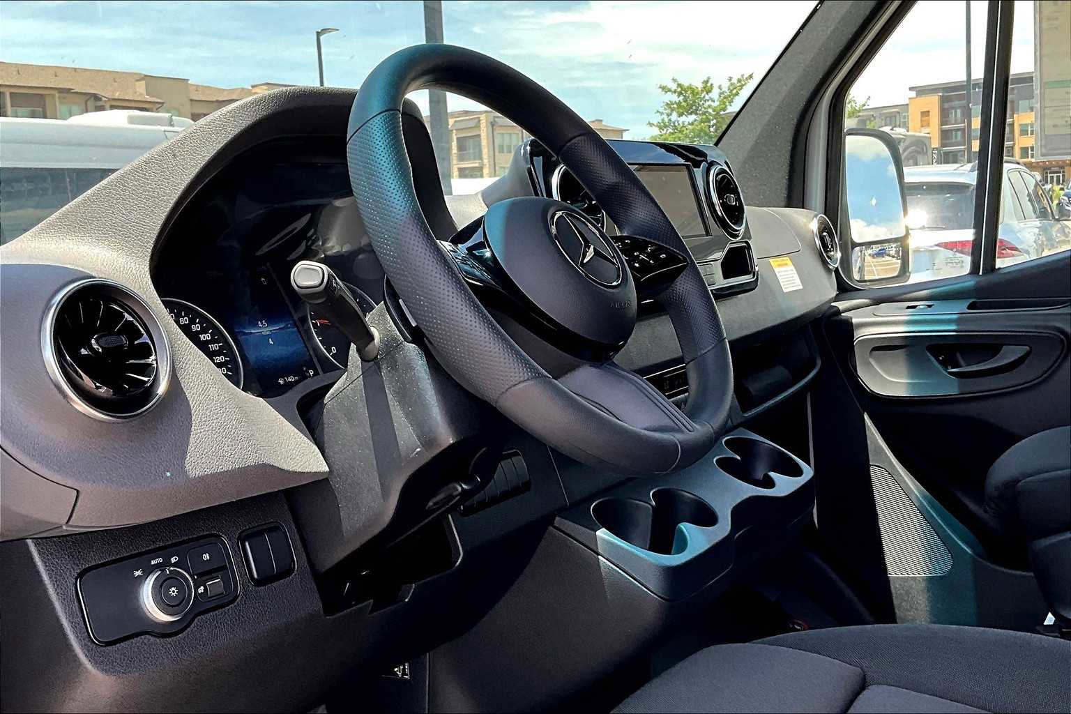 New 2025 Mercedes-Benz Sprinter 2500 image 8