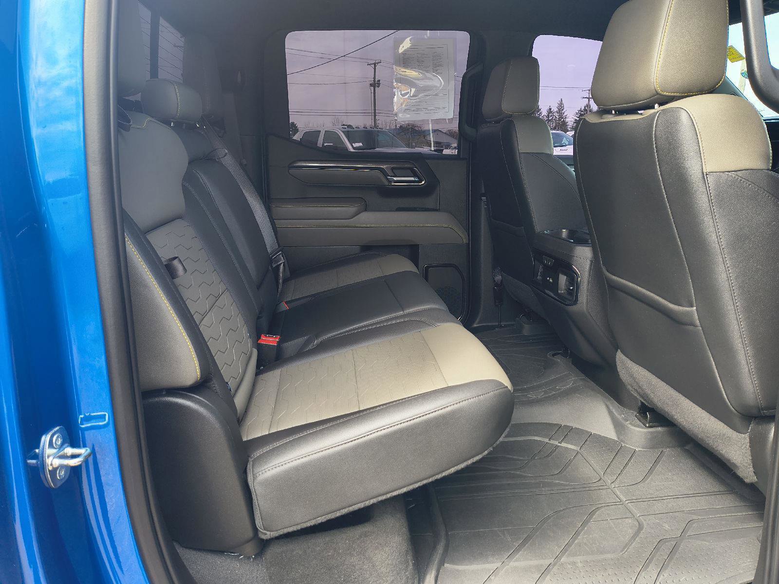 Used 2022 Chevrolet Silverado 1500 ZR2 image 32