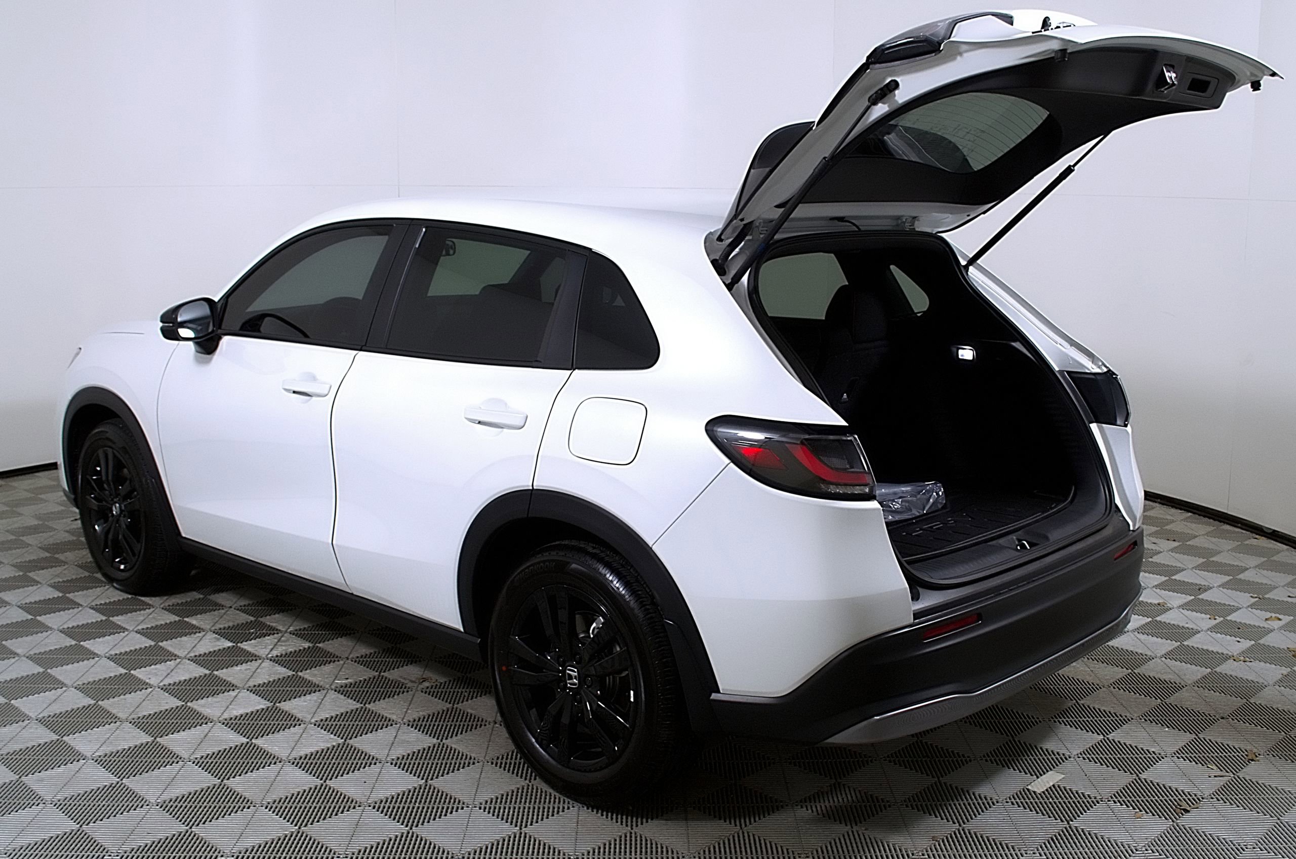 Used 2026 Honda HR-V Sport image 10