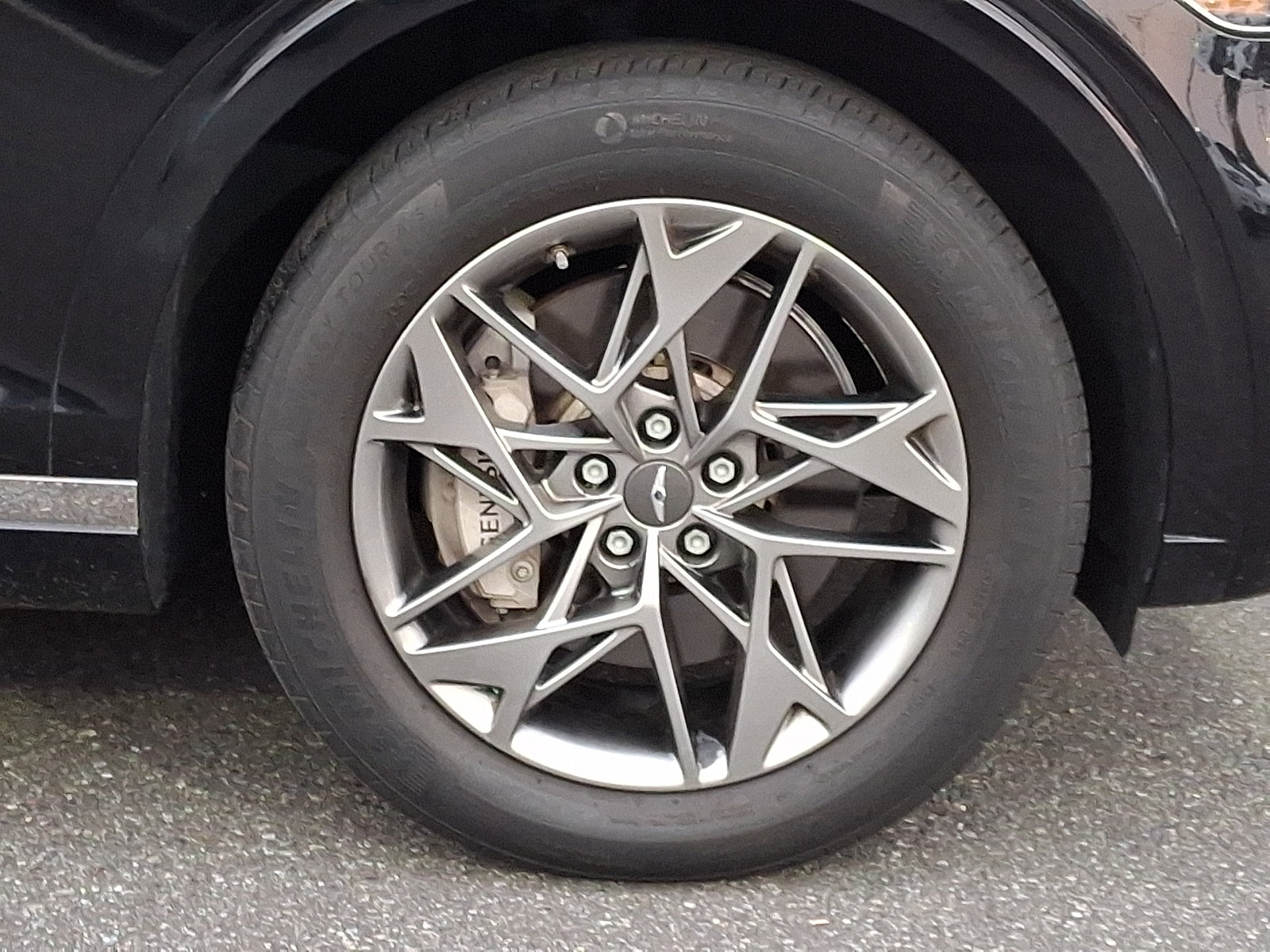 Certified 2024 Genesis GV70 2.5T AWD/4WD image 8