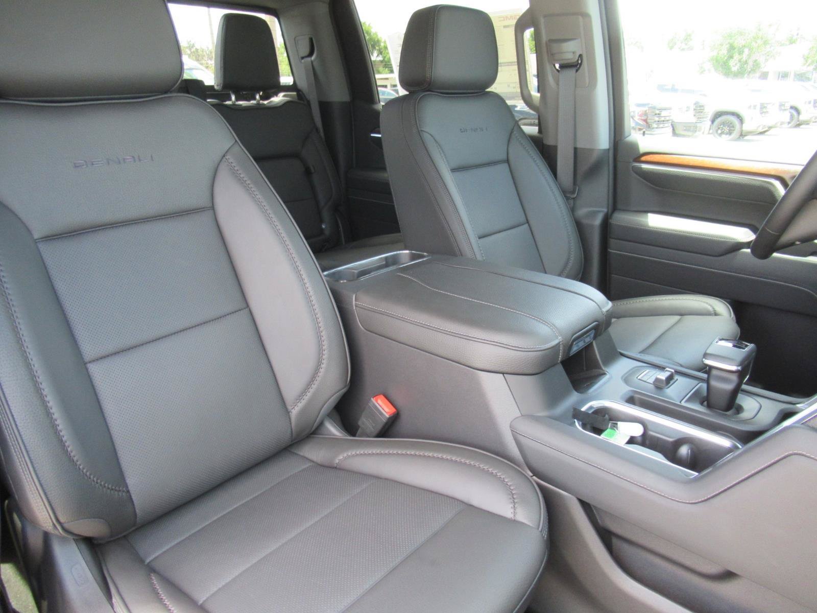 New 2026 GMC Sierra 1500 Denali w/ Denali Reserve Package AWD/4WD image 11